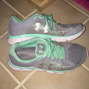 Women’s size 10 Under Armour sneakers